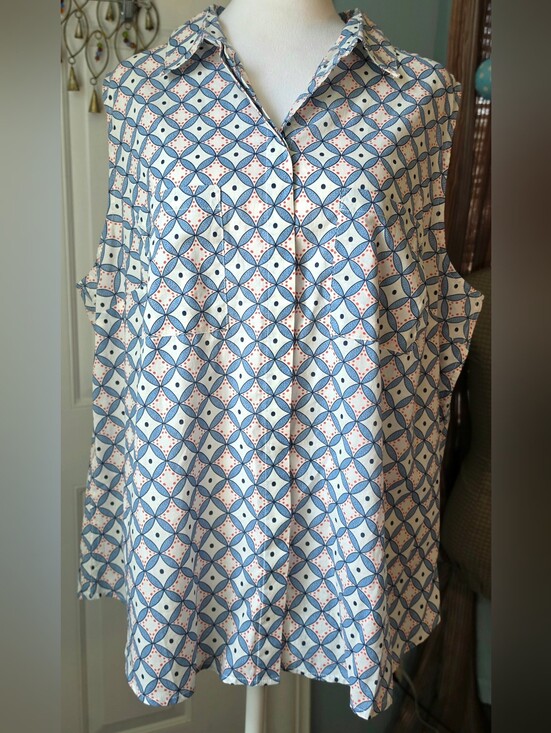 Boden Tops - Boden Sleeveless Button Down Blouse Womens 18 Blue & Cream Geometric 100% Cotton
